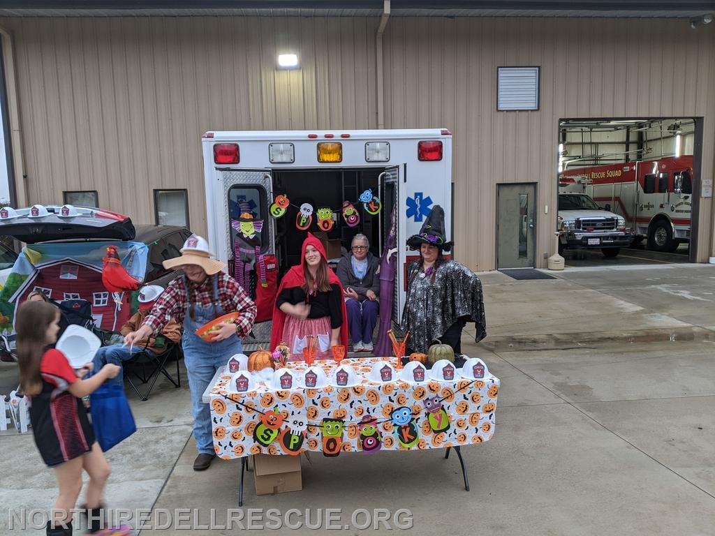                         TRUCK OR TREAT