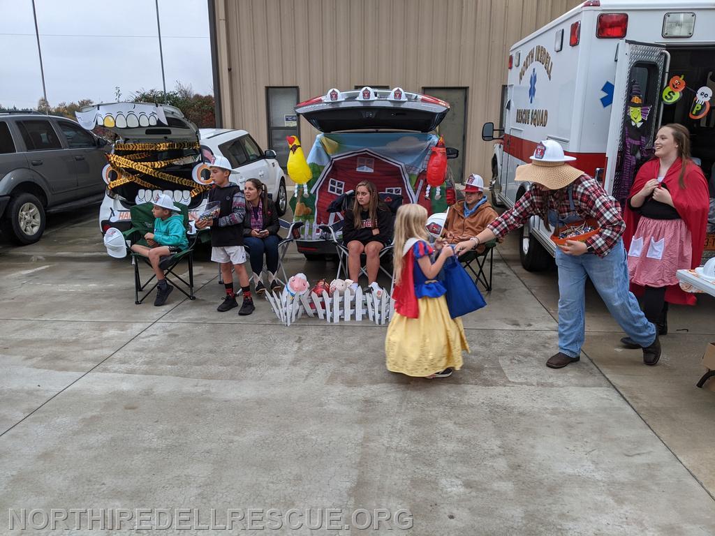                   TRUCK OR TREAT
